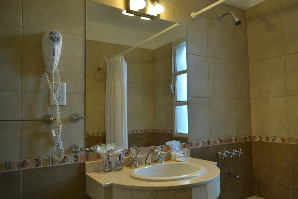 מלון סלטה Victoria Plaza מראה חיצוני תמונה